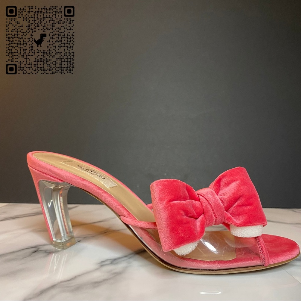 $385 Valentino Garavani Glass Slipper Bow Mules